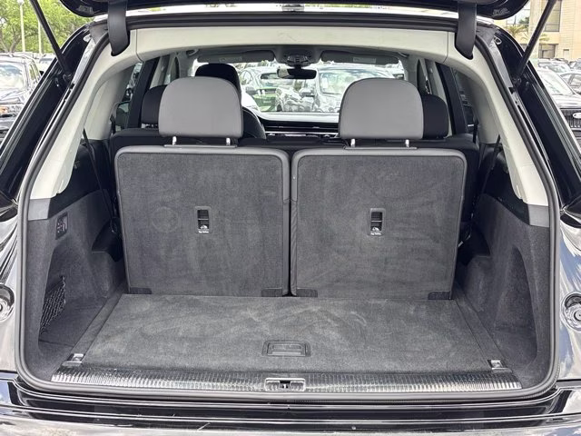 2024 Mythos Black Metallic Audi Q7 Premium Plus AWD SUV