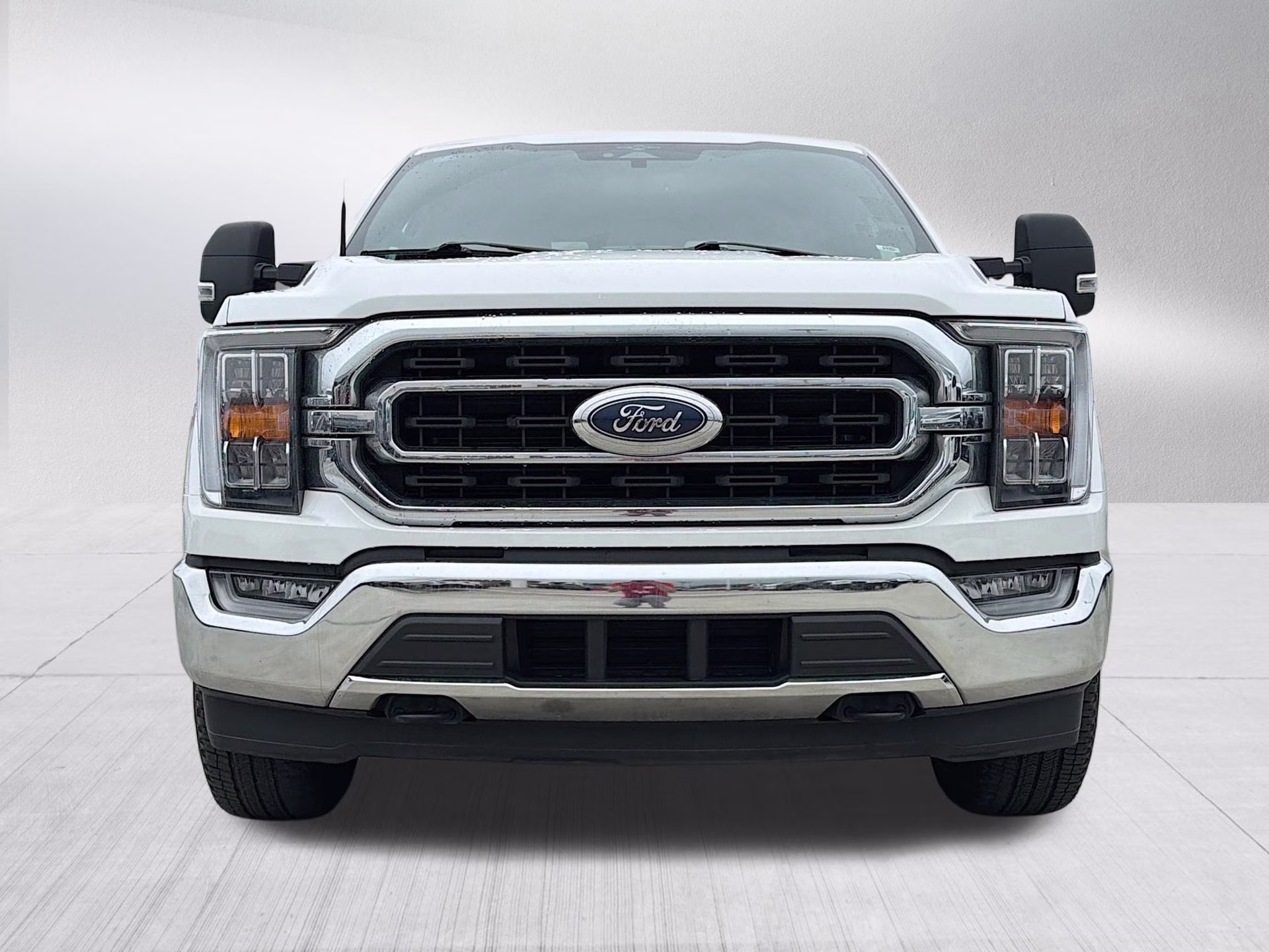 2023 Oxford White Ford F-150 XLT 4X4 Truck