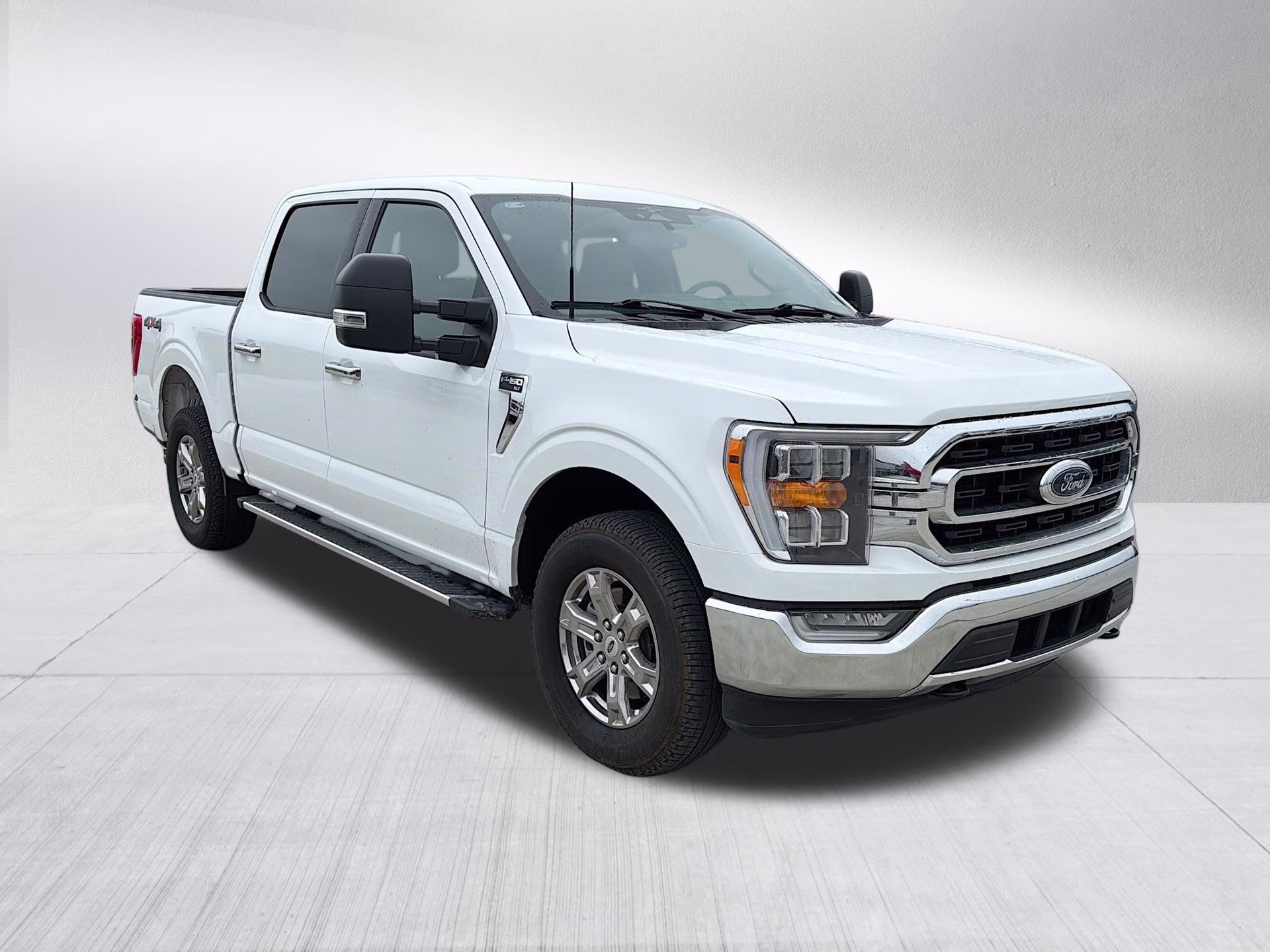 2023 Oxford White Ford F-150 XLT 4X4 Truck