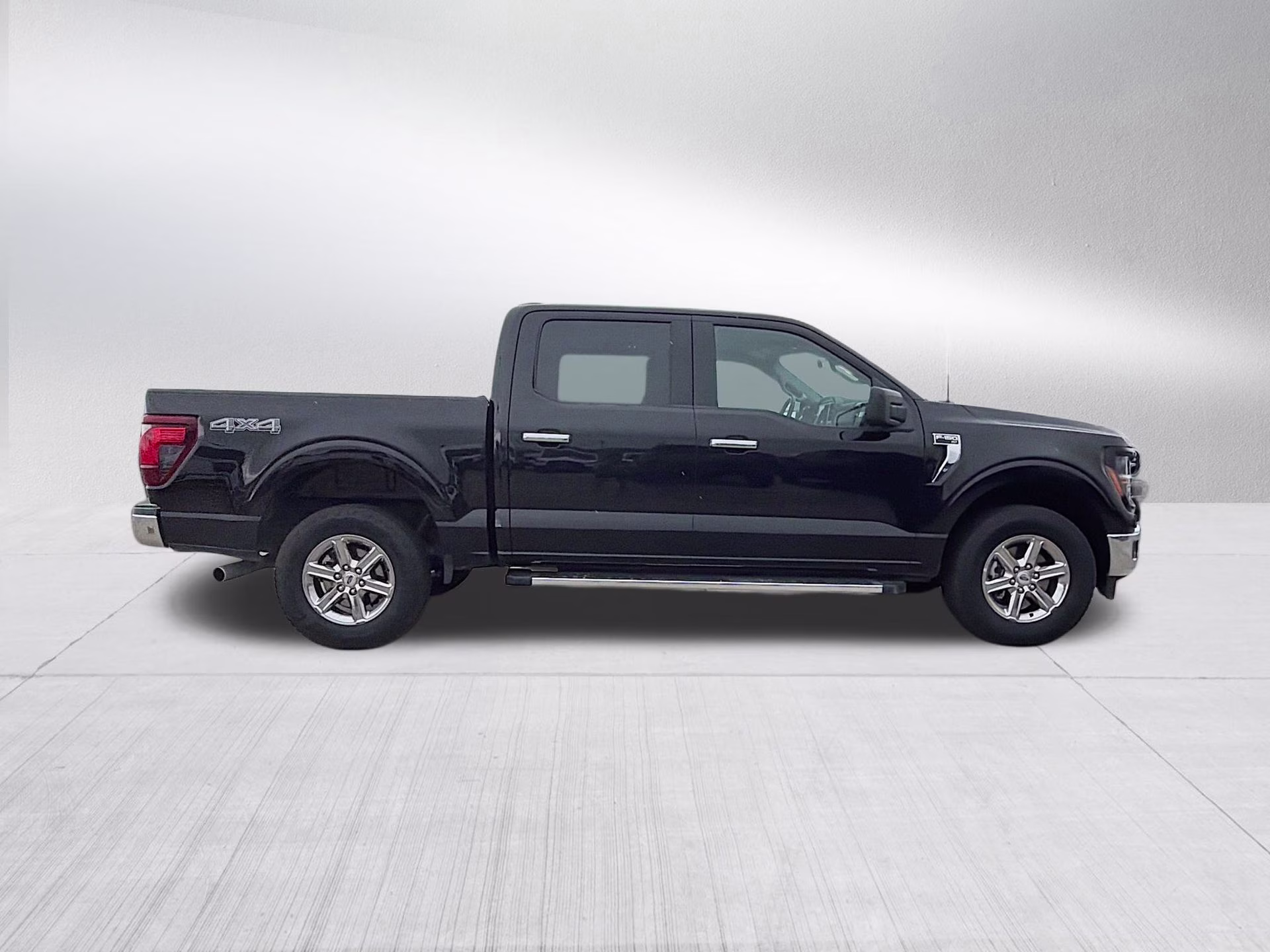 2025 Agate Black Metallic Ford F-150 XLT 4X4 Truck