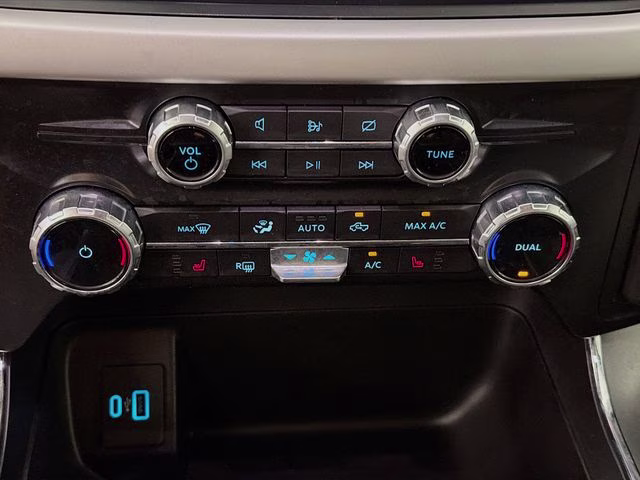 2022 Silver Metallic Ford F-150 XLT 4X4 Truck