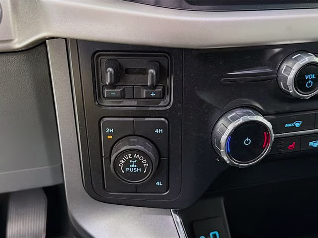 2022 Silver Metallic Ford F-150 XLT 4X4 Truck