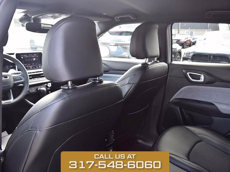 2025 Bright White Jeep Compass Latitude 4X4 SUV