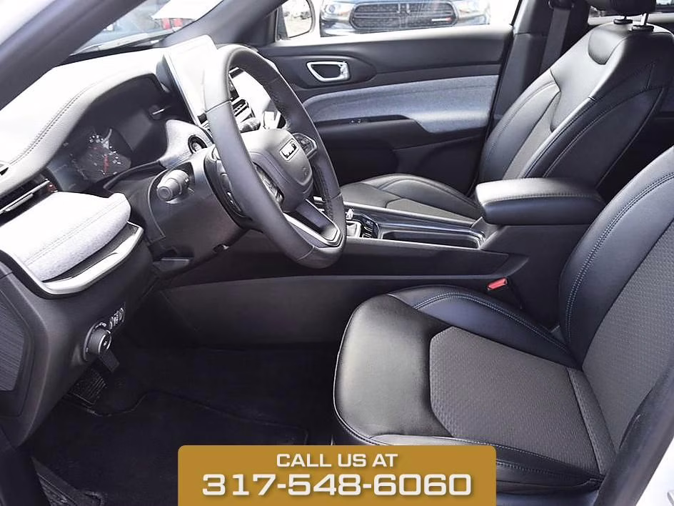 2025 Bright White Jeep Compass Latitude 4X4 SUV
