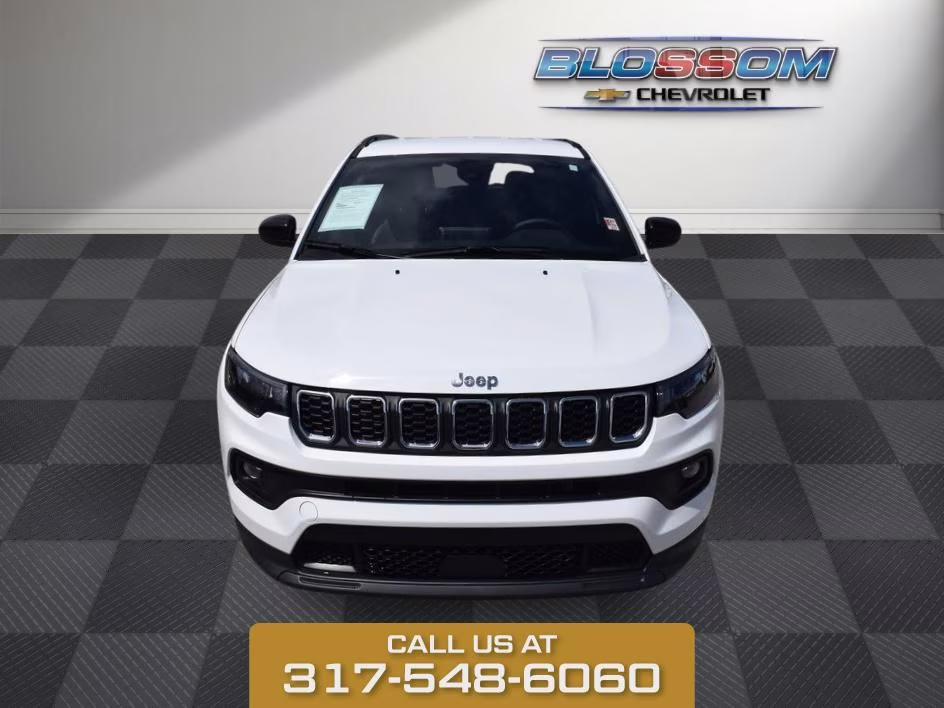 2025 Bright White Jeep Compass Latitude 4X4 SUV