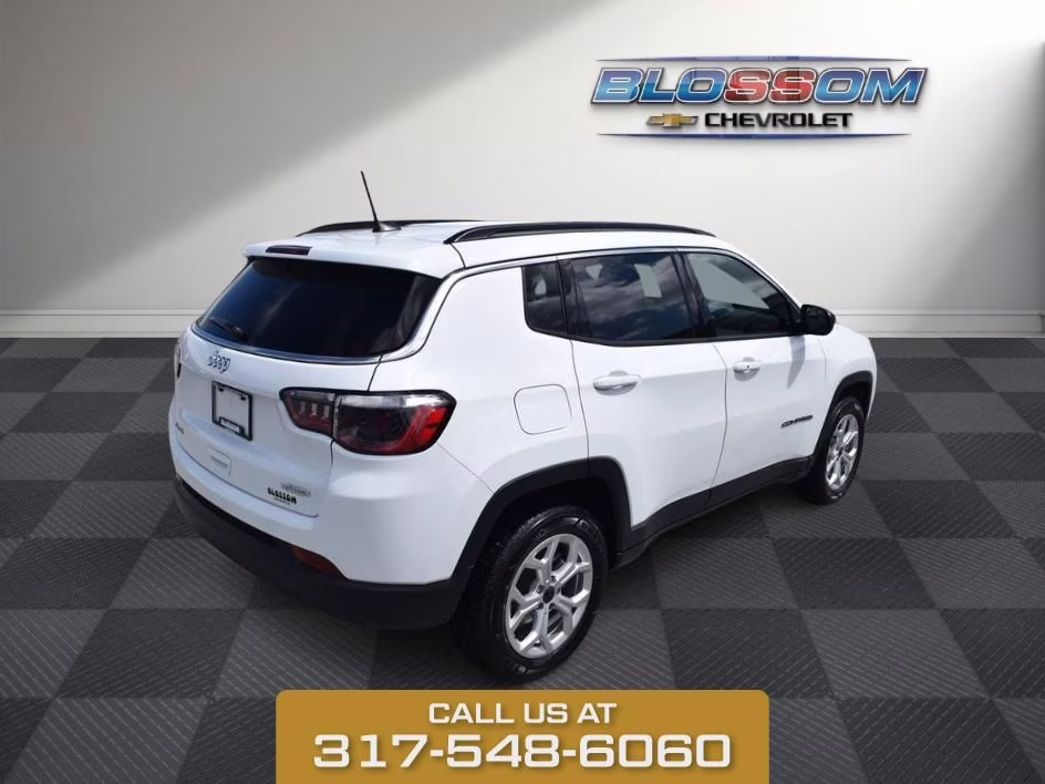 2025 Bright White Jeep Compass Latitude 4X4 SUV