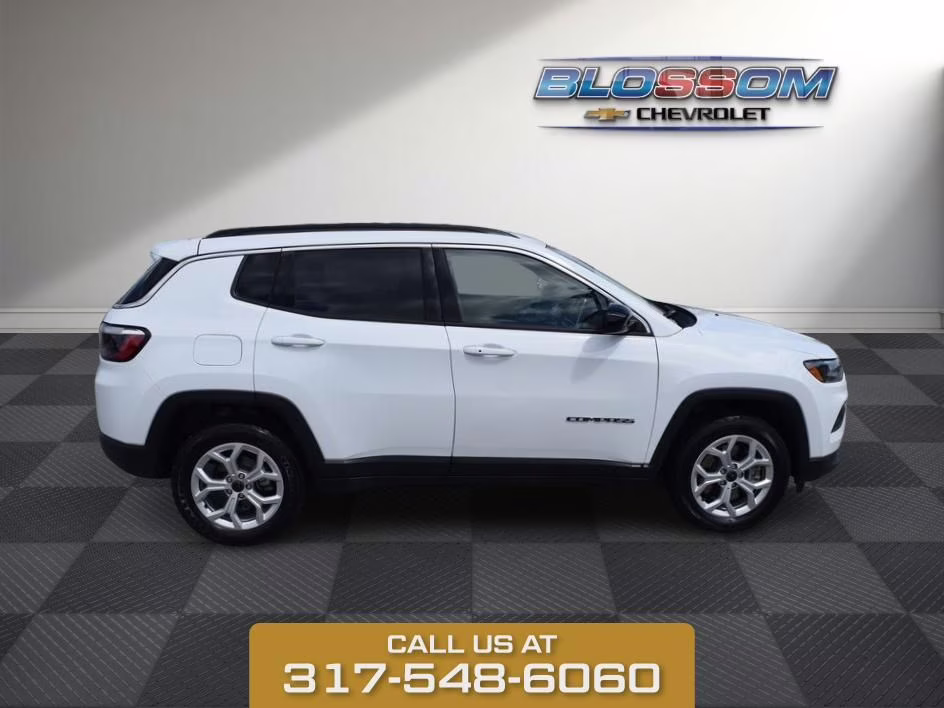 2025 Bright White Jeep Compass Latitude 4X4 SUV