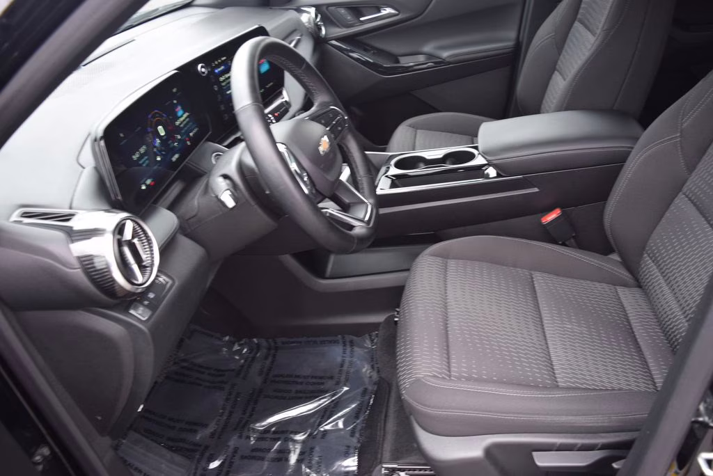 2025 Black Metallic Chevrolet Equinox LT FWD SUV