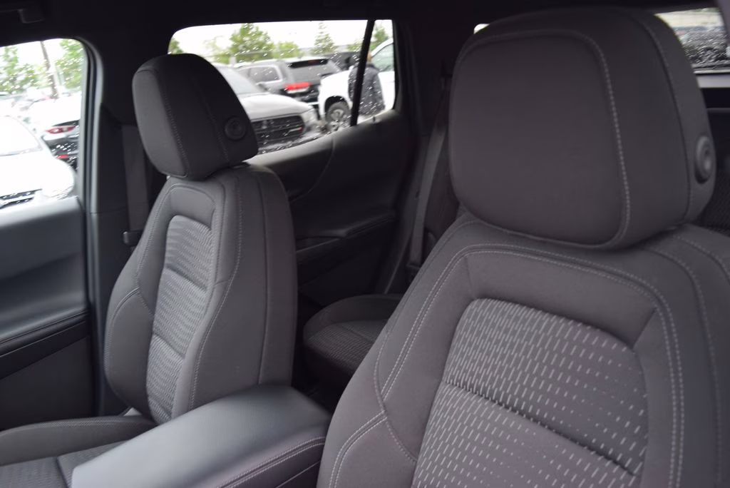 2025 Black Metallic Chevrolet Equinox LT FWD SUV