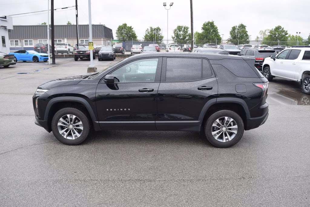 2025 Black Metallic Chevrolet Equinox LT FWD SUV