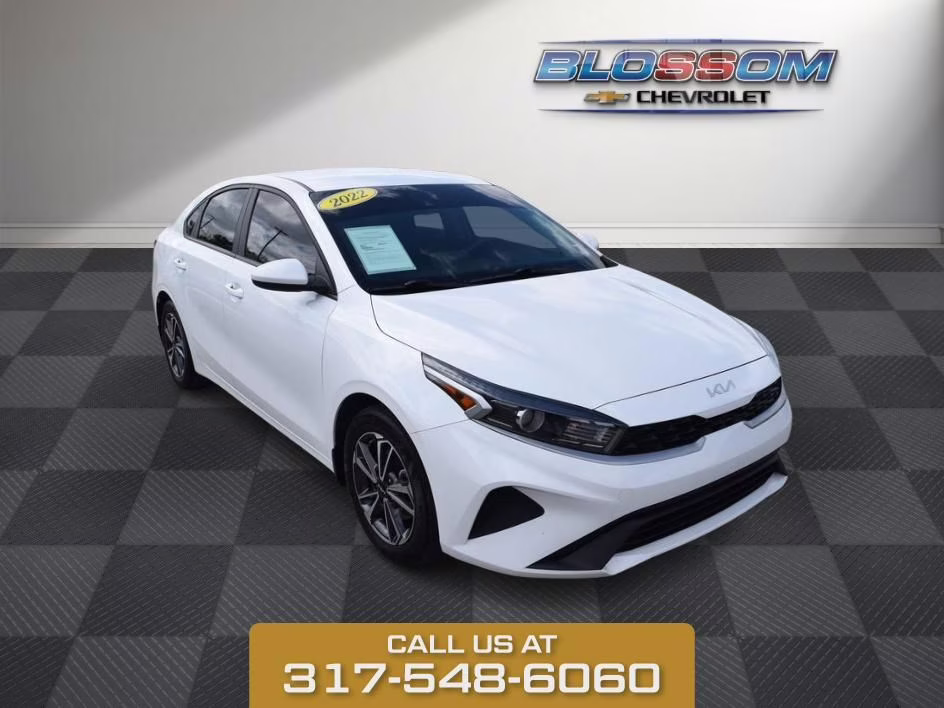 2022 Snow White Pearl Kia Forte LXS FWD Sedan