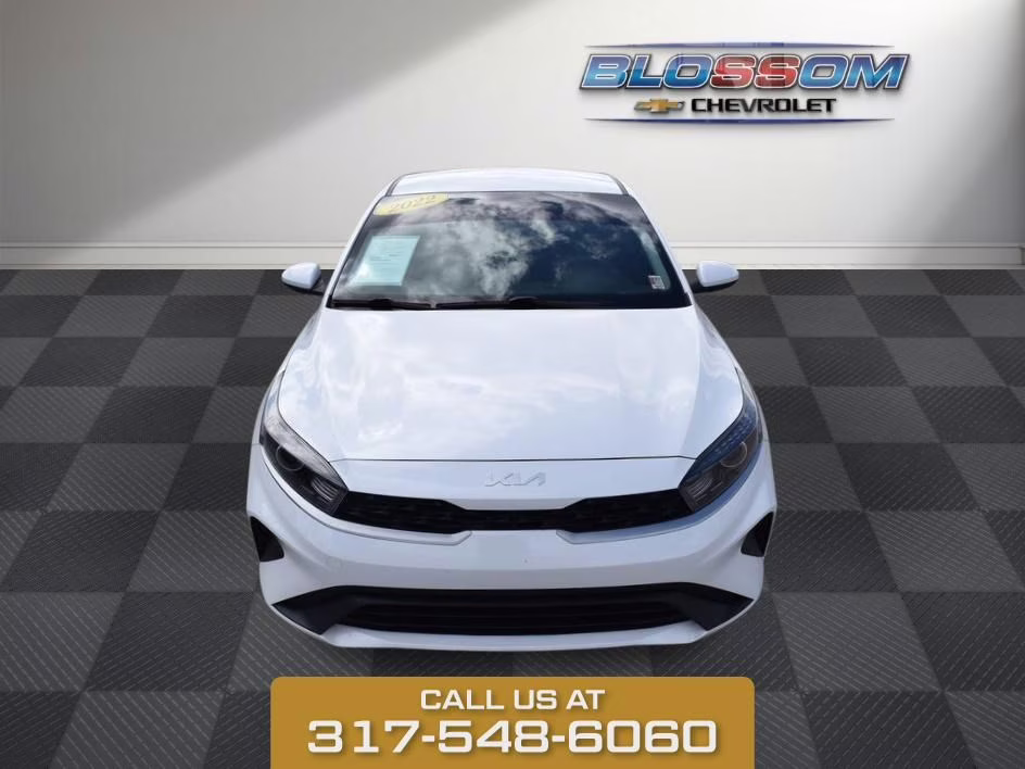 2022 Snow White Pearl Kia Forte LXS FWD Sedan