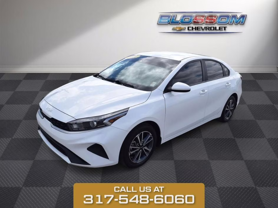 2022 Snow White Pearl Kia Forte LXS FWD Sedan