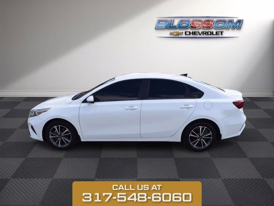 2022 Snow White Pearl Kia Forte LXS FWD Sedan