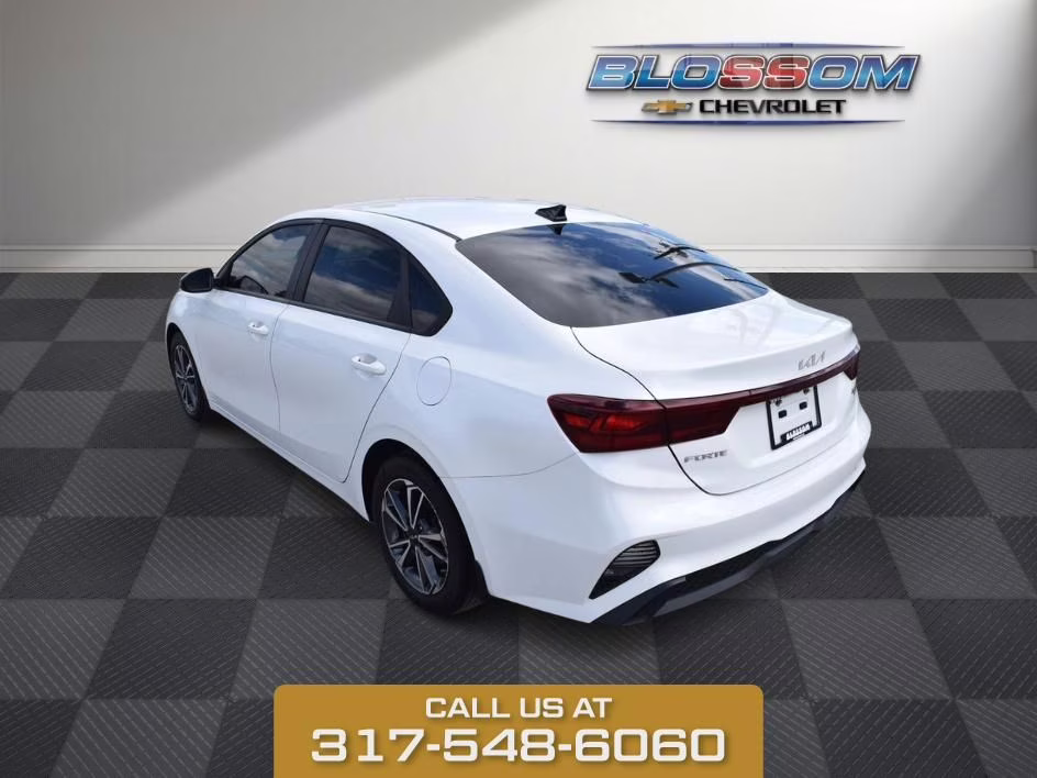 2022 Snow White Pearl Kia Forte LXS FWD Sedan