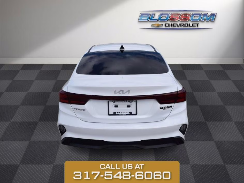 2022 Snow White Pearl Kia Forte LXS FWD Sedan
