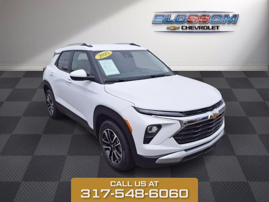 2025 Summit White Chevrolet Trailblazer LT FWD SUV