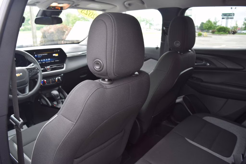 2025 Summit White Chevrolet Trailblazer LT FWD SUV