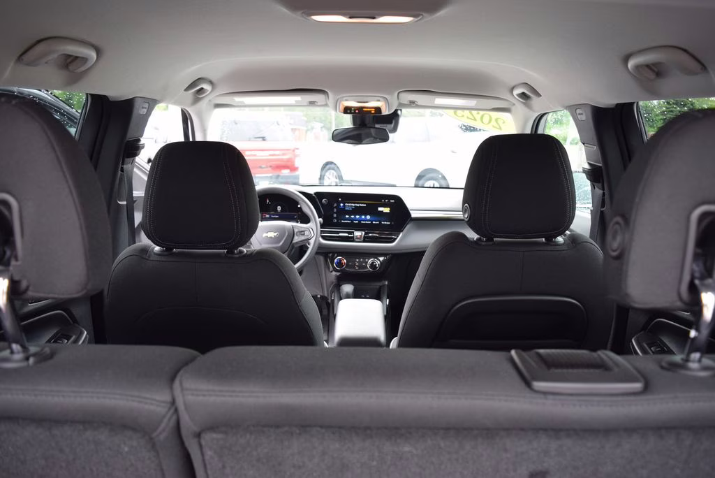 2025 Summit White Chevrolet Trailblazer LT FWD SUV