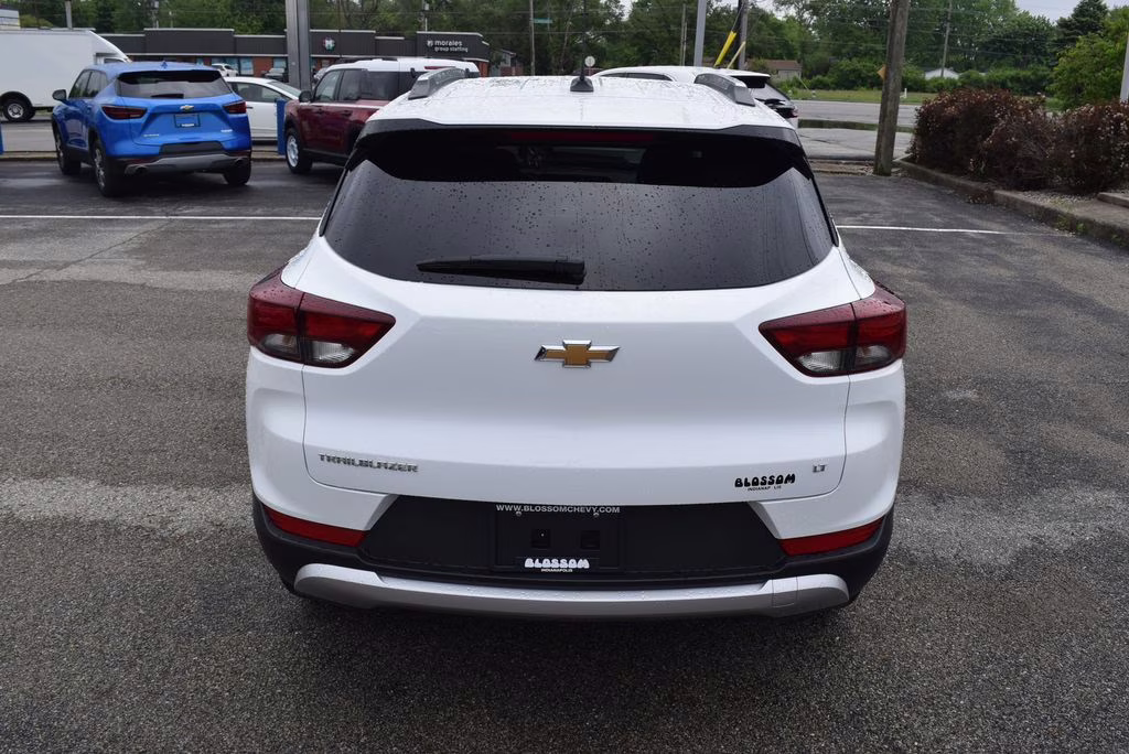 2025 Summit White Chevrolet Trailblazer LT FWD SUV