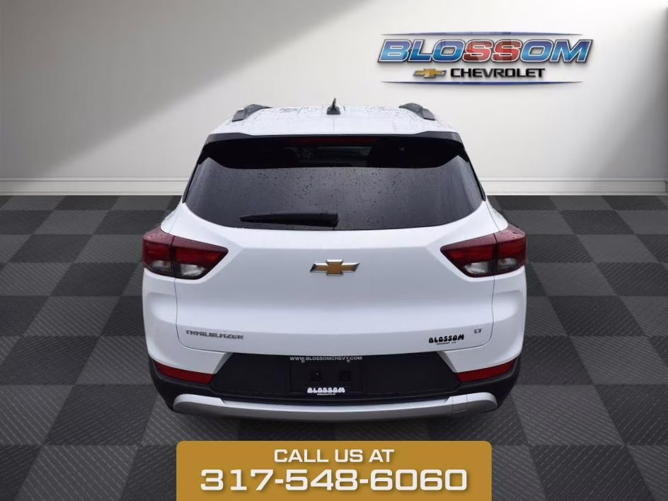 2025 Summit White Chevrolet Trailblazer LT FWD SUV