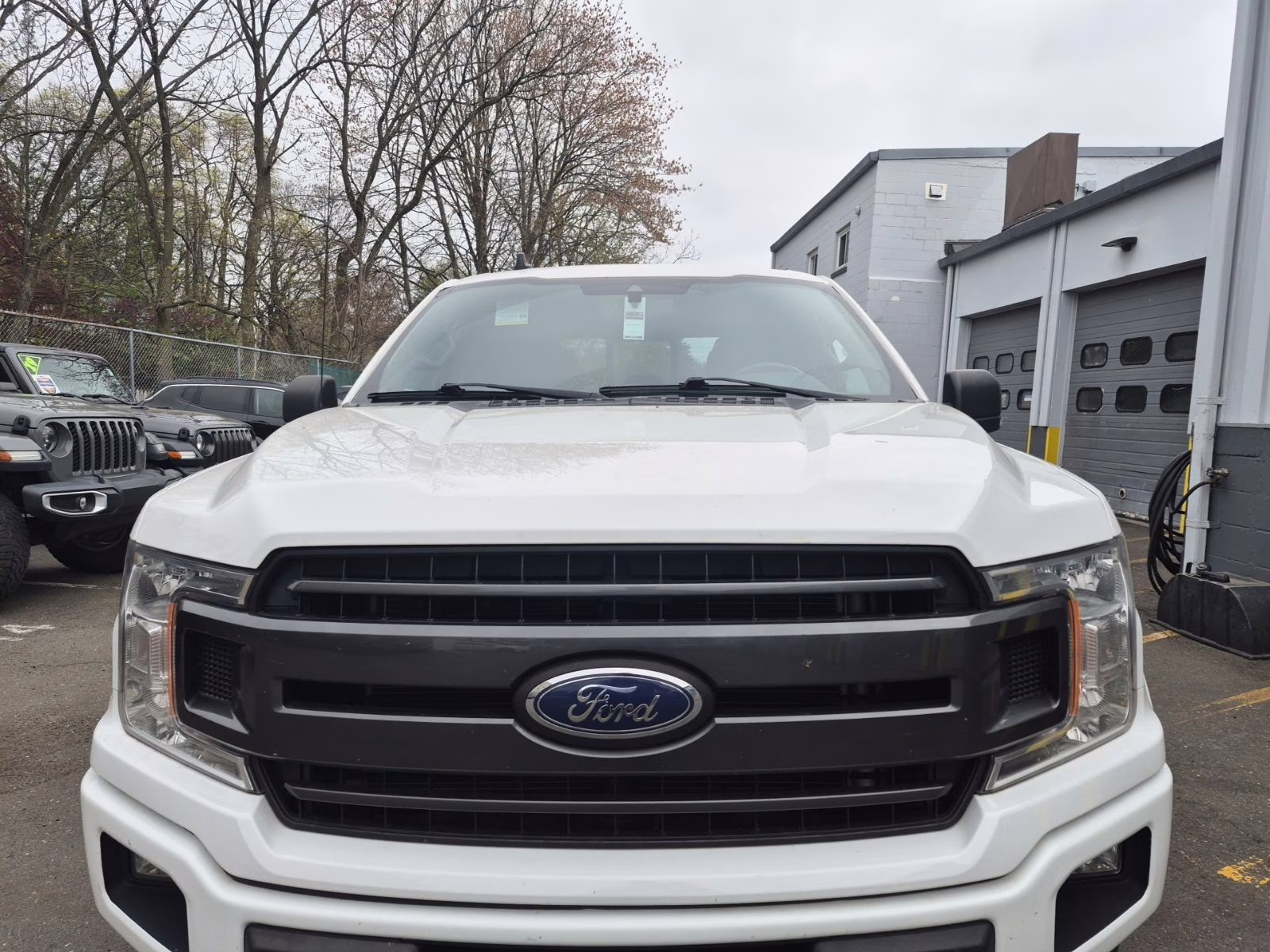 2020 Oxford White Ford F-150 XLT 4X4 Truck