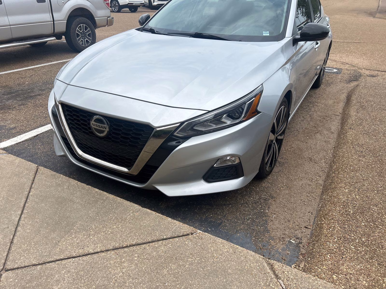2019 Brilliant Silver Metallic Nissan Altima 2.5 SR FWD Sedan