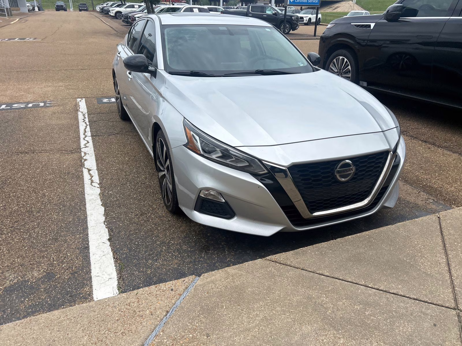 2019 Brilliant Silver Metallic Nissan Altima 2.5 SR FWD Sedan