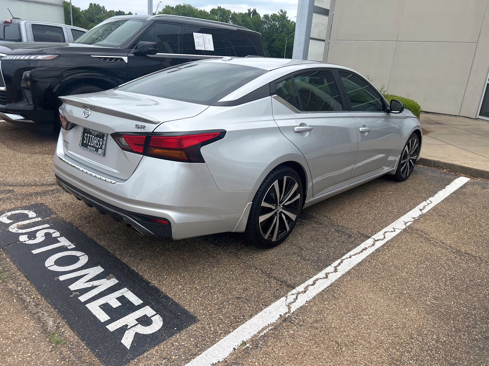 2019 Brilliant Silver Metallic Nissan Altima 2.5 SR FWD Sedan
