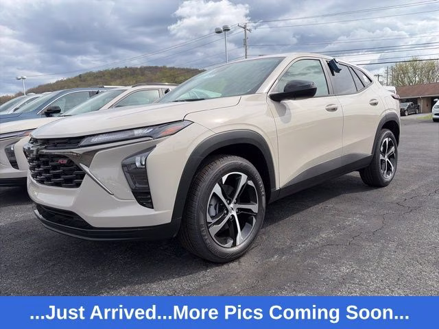 2026 White Chevrolet Trax 1RS FWD SUV