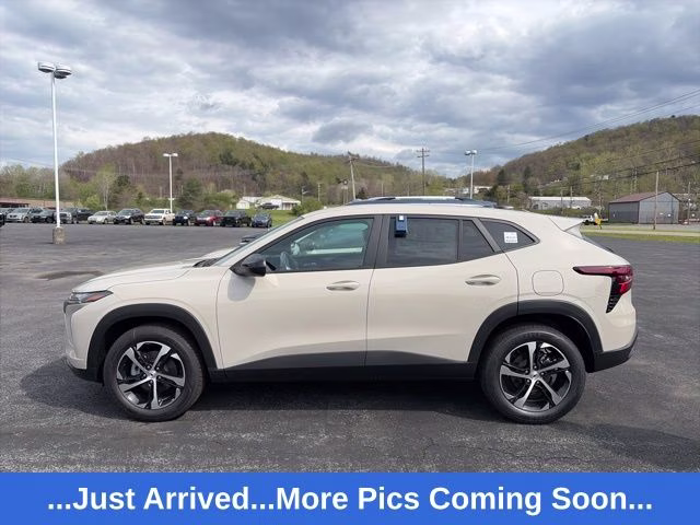 2026 White Chevrolet Trax 1RS FWD SUV