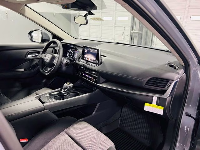 2026 Boulder Gray Pearl Nissan Rogue SV FWD SUV