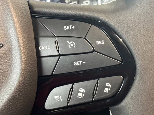 2026 Diamond Black Crystal Pearlcoat Chrysler Pacifica Limited FWD Van