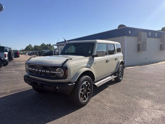 2026 Desert Sand Ford Bronco Outer Banks 4X4 SUV
