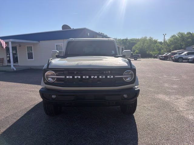 2026 Desert Sand Ford Bronco Outer Banks 4X4 SUV