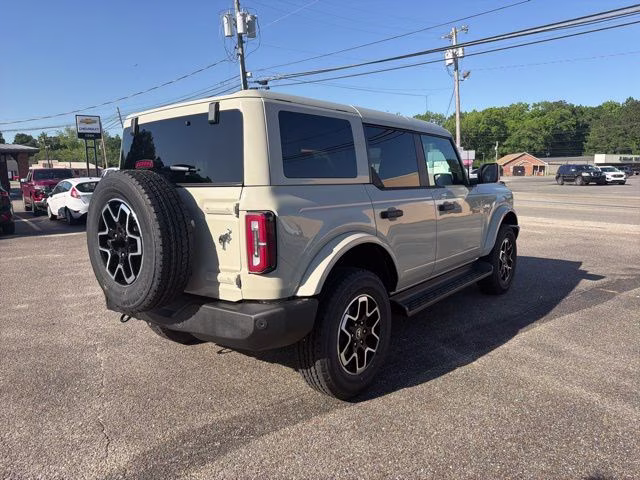 2026 Desert Sand Ford Bronco Outer Banks 4X4 SUV