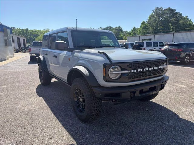 2026 Avalanche Gray Ford Bronco Badlands 4X4 SUV