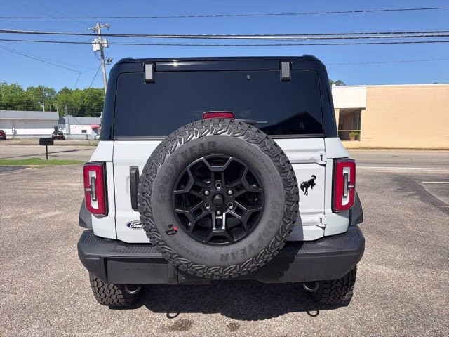 2026 Avalanche Gray Ford Bronco Badlands 4X4 SUV