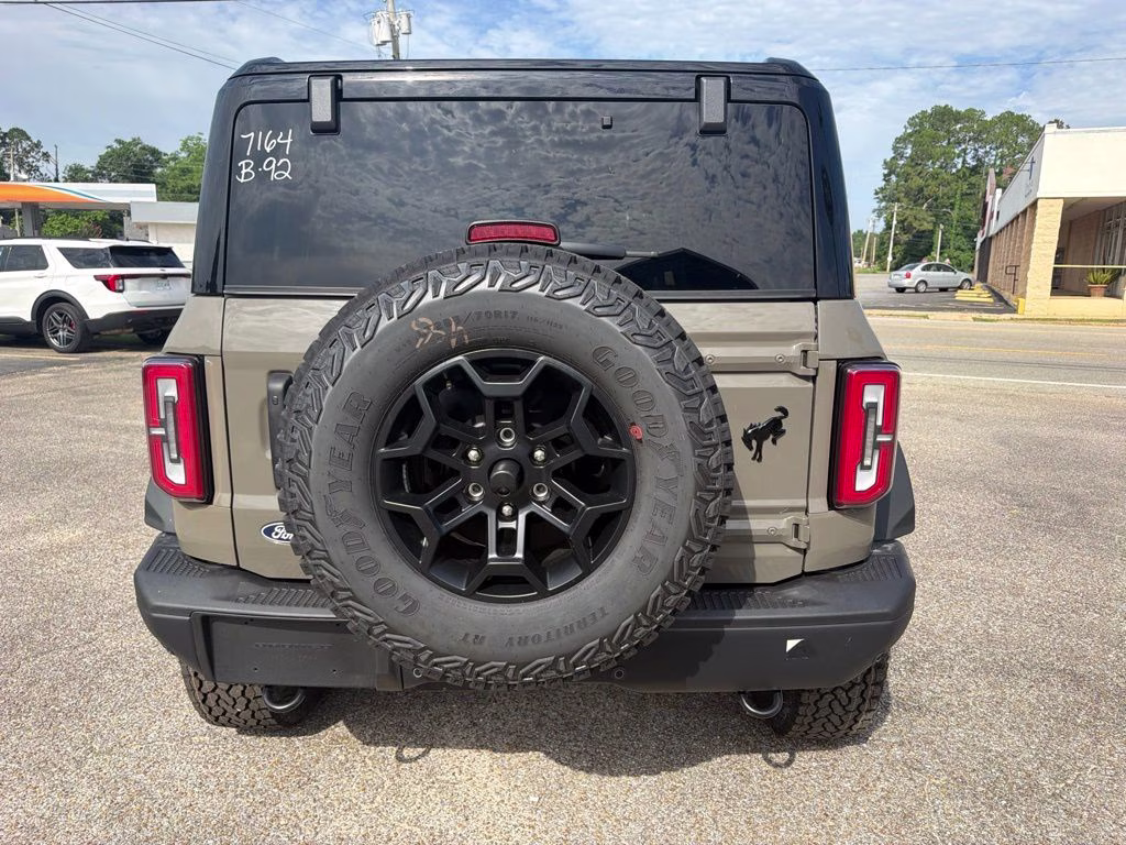 2026 Marsh Gray Ford Bronco Badlands 4X4 SUV