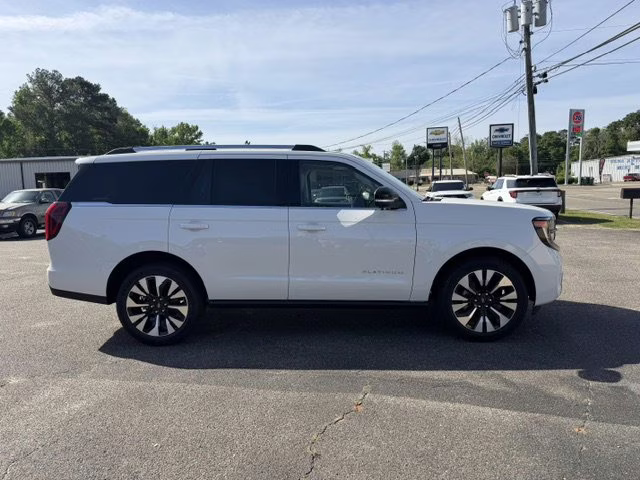 2026 Star White Tri-Coat Ford Expedition Platinum 4X4 SUV