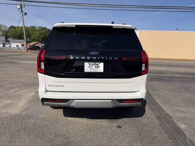 2026 Star White Tri-Coat Ford Expedition Platinum 4X4 SUV