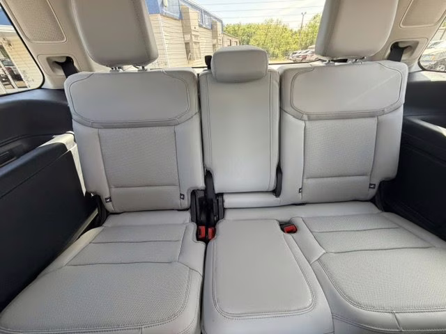 2026 Star White Tri-Coat Ford Expedition Platinum 4X4 SUV