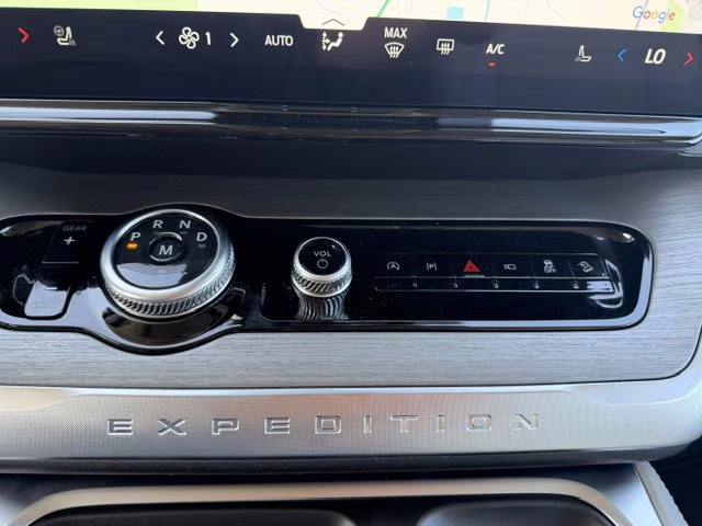 2026 Star White Tri-Coat Ford Expedition Platinum 4X4 SUV
