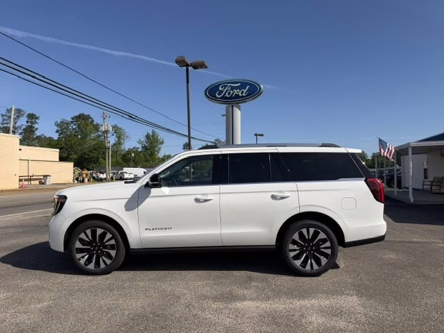 2026 Star White Tri-Coat Ford Expedition Platinum 4X4 SUV