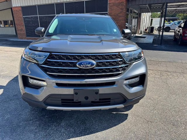 2023 Gray Ford Explorer XLT 4X4 SUV