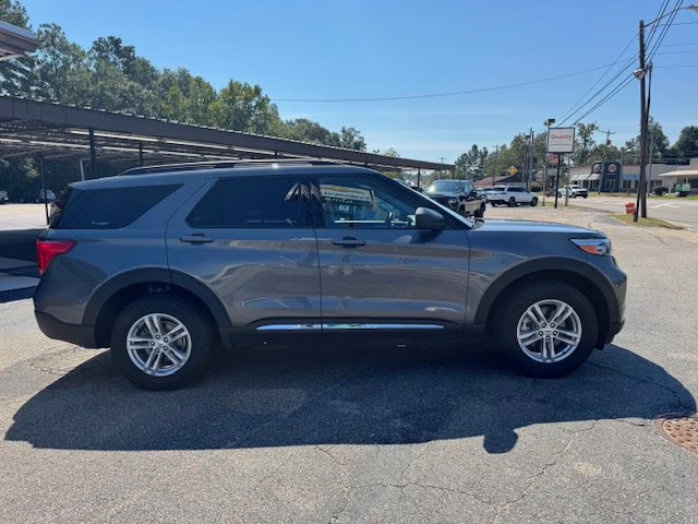 2023 Gray Ford Explorer XLT 4X4 SUV