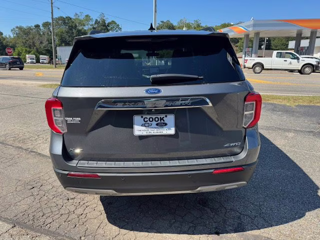 2023 Gray Ford Explorer XLT 4X4 SUV