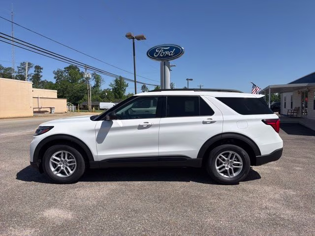 2026 Star White Metallic Tri-Coat Ford Explorer Active RWD SUV