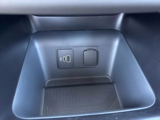 2026 Star White Metallic Tri-Coat Ford Explorer Active RWD SUV