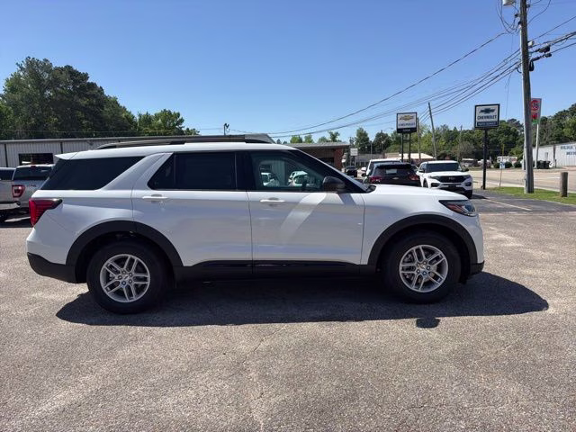 2026 Star White Metallic Tri-Coat Ford Explorer Active RWD SUV